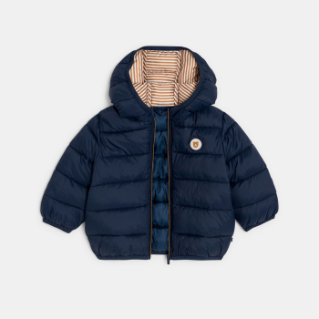 سترة زرقاء مبطنة بغطاء رأس، للصبي الصغير